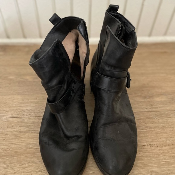 Michael Kors Moto booties - Picture 4 of 4